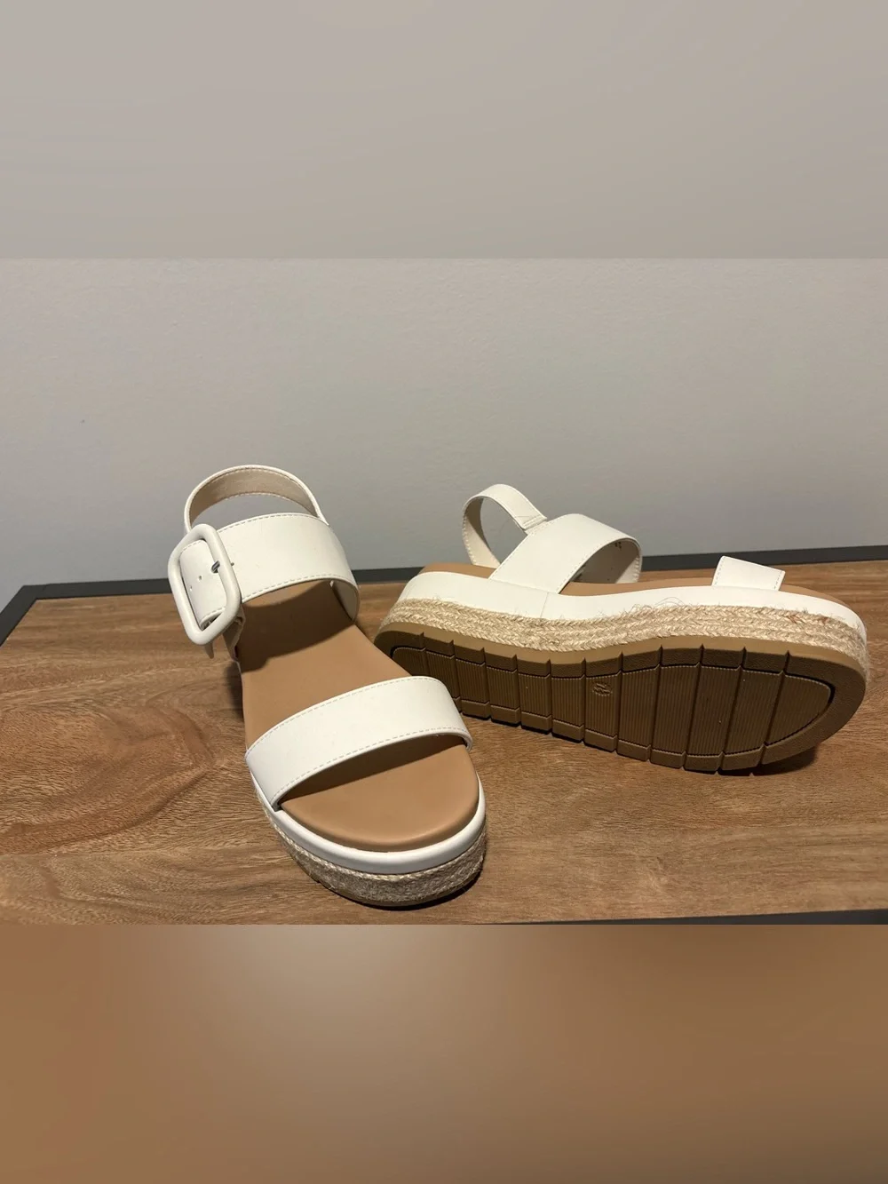 N/A comfortable white